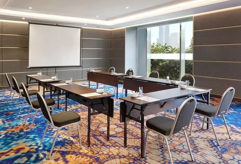 ホテル Mercure Jakarta Gatot Subroto