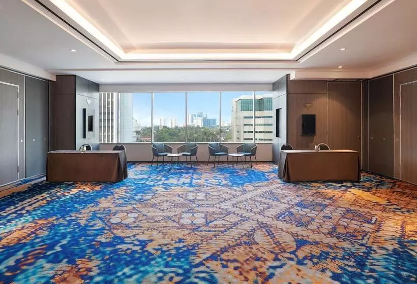 ホテル Mercure Jakarta Gatot Subroto