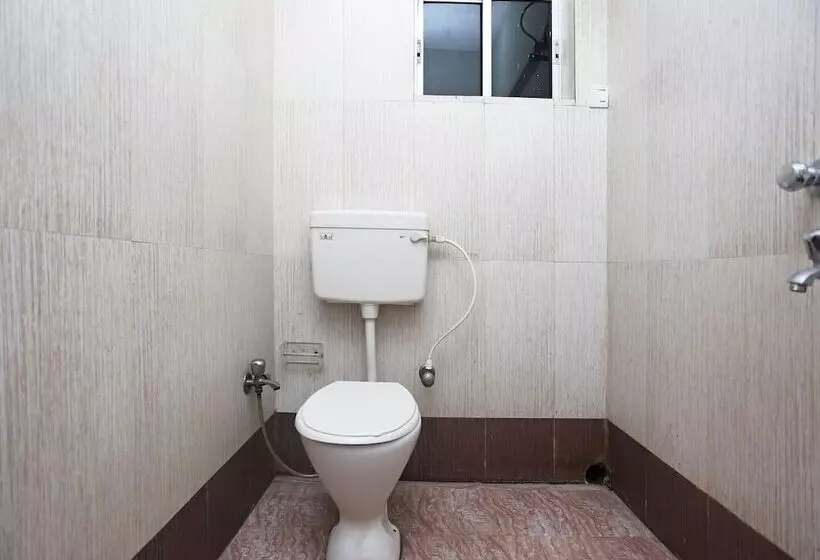 Hotelli Oyo 27644 Cozycom