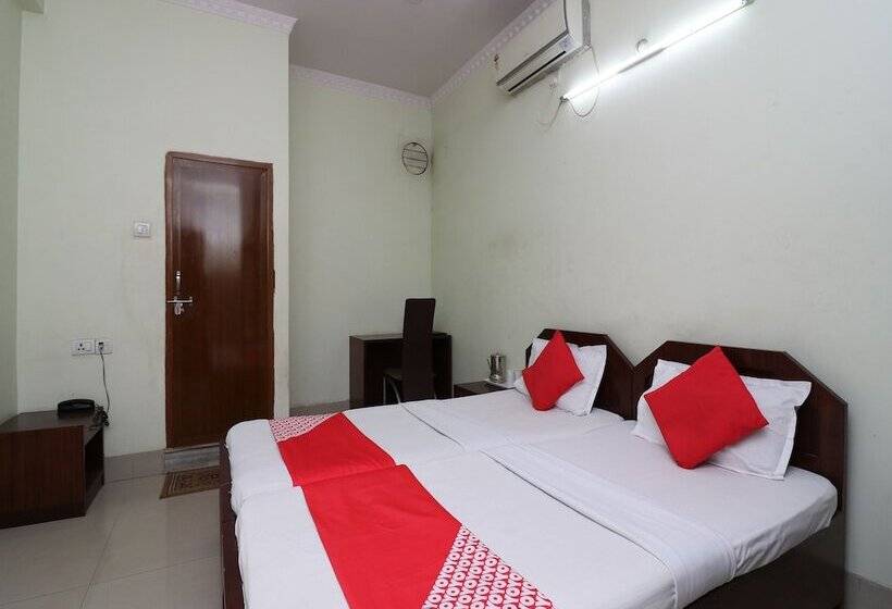 בית מלון כפרי Oyo 27644 Cozycom