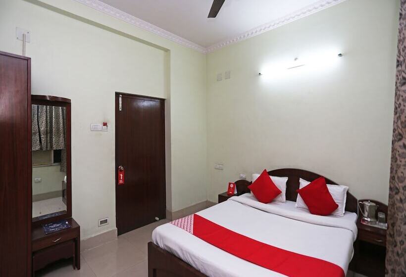 בית מלון כפרי Oyo 27644 Cozycom