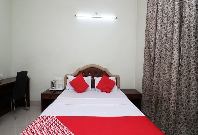 בית מלון כפרי Oyo 27644 Cozycom