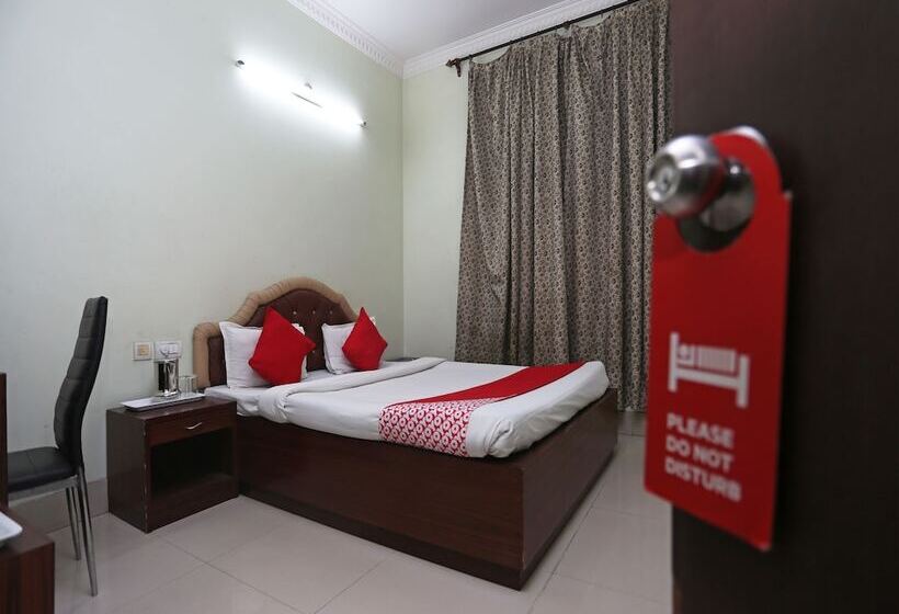 בית מלון כפרי Oyo 27644 Cozycom