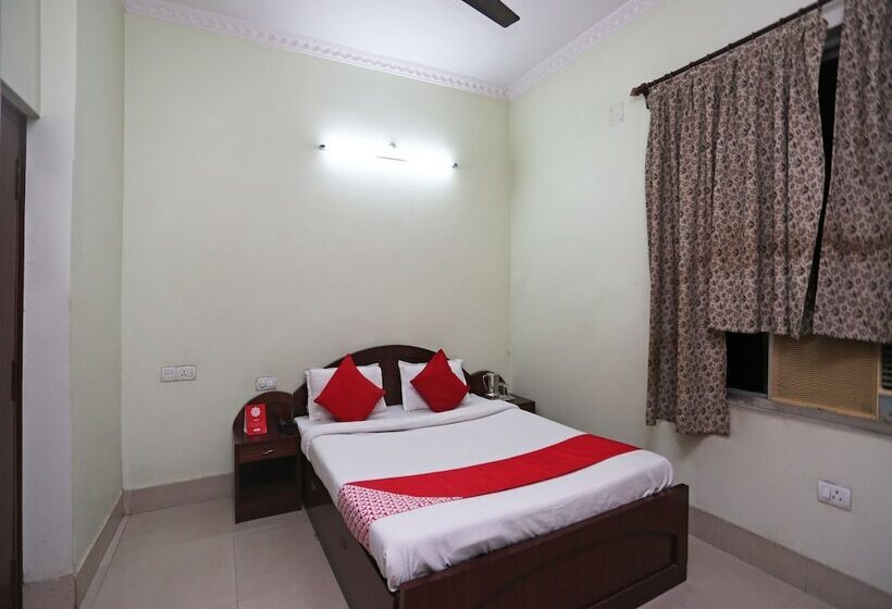 בית מלון כפרי Oyo 27644 Cozycom