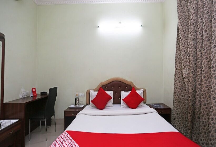 בית מלון כפרי Oyo 27644 Cozycom