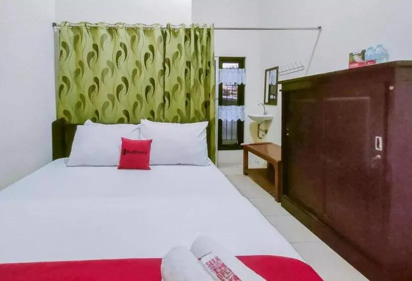 ホテル Reddoorz Syariah At Jemursari Surabaya