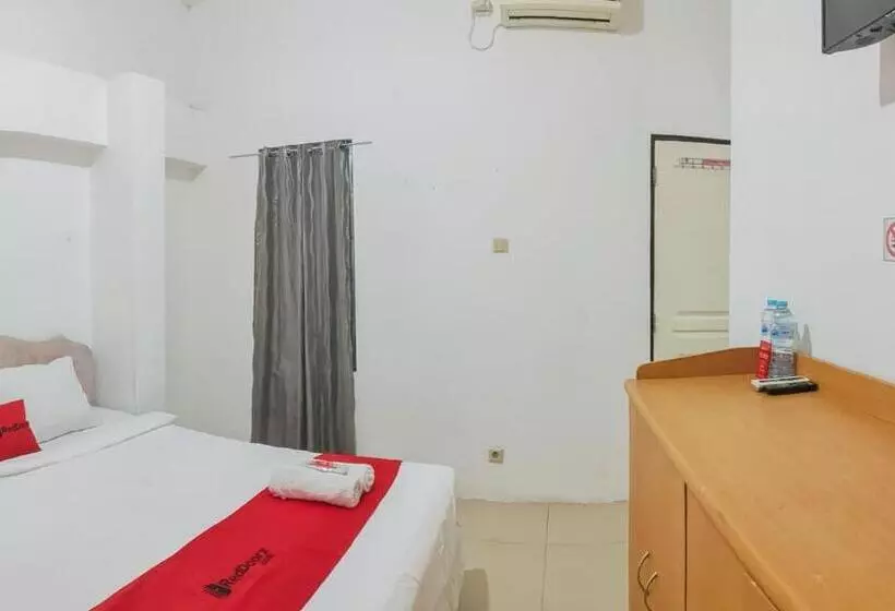 ホテル Reddoorz Syariah At Jemursari Surabaya