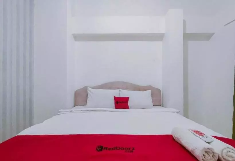 ホテル Reddoorz Syariah At Jemursari Surabaya