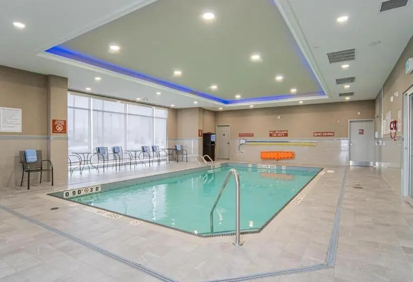 Hotelli Towneplace Suites By Marriott Brantford And Conference Centre