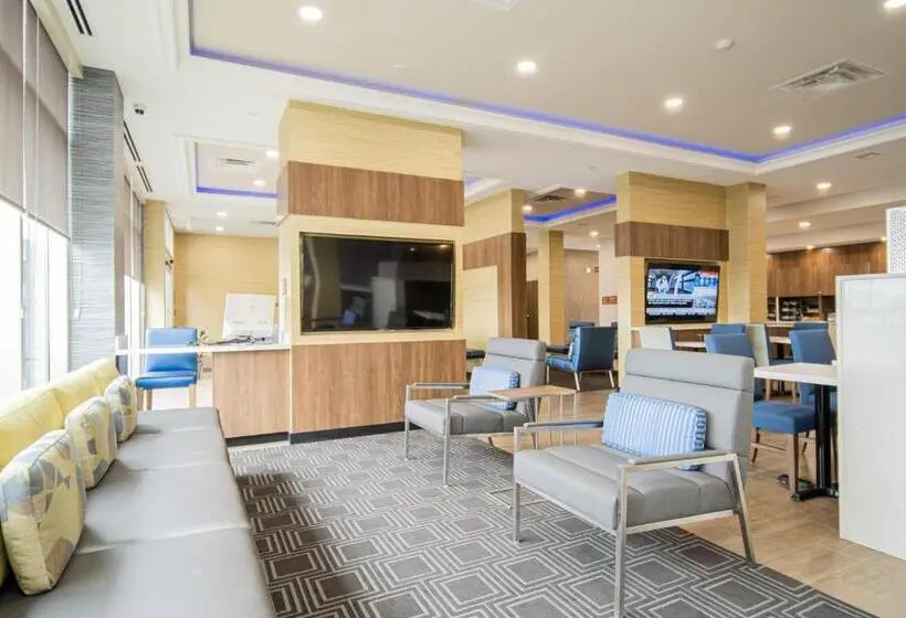Hotelli Towneplace Suites By Marriott Brantford And Conference Centre