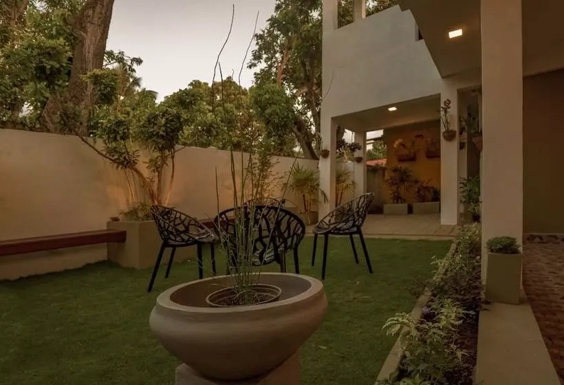 ユースホステル Bohemian Hotel Negombo
