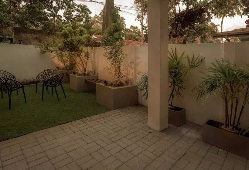 ユースホステル Bohemian Hotel Negombo