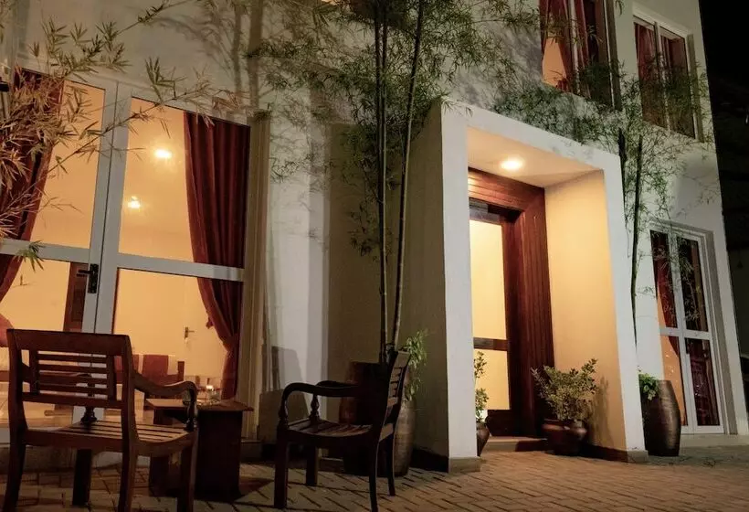 ユースホステル Bohemian Hotel Negombo