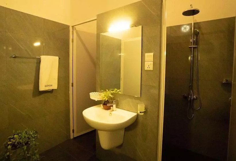 ユースホステル Bohemian Hotel Negombo
