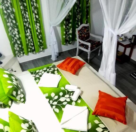 تختخواب و صبحانه Peter Pan Beach Lodge & Italian Restaurant