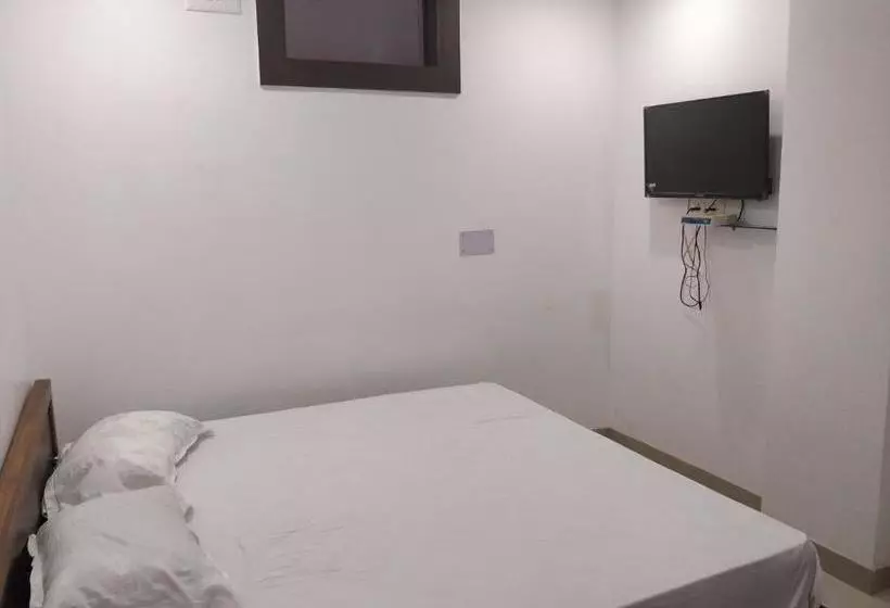 Oyo 29788 Hotel Tushar Palace