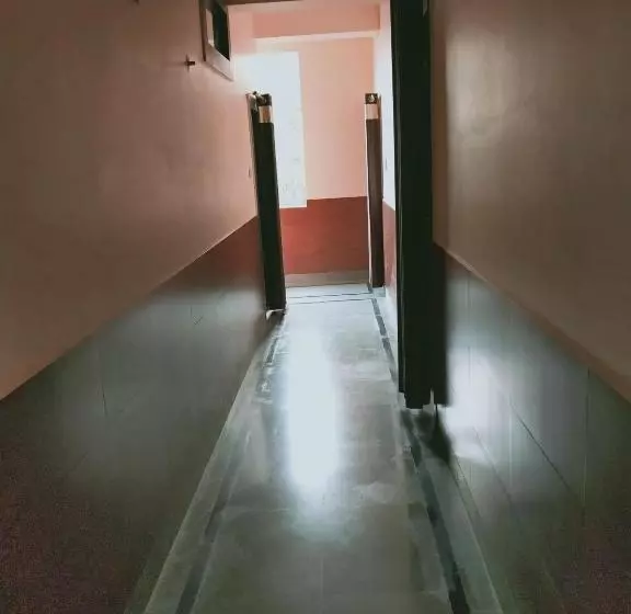 Oyo 29788 Hotel Tushar Palace