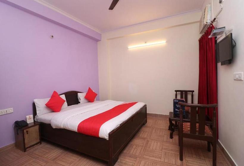 Hôtel Oyo 29196 Lords Plaza