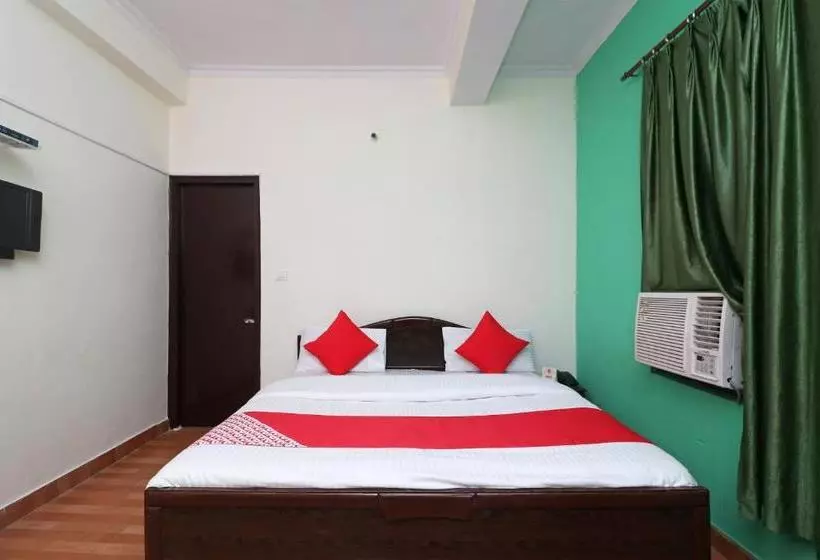 Hotelli Oyo 29196 Lords Plaza