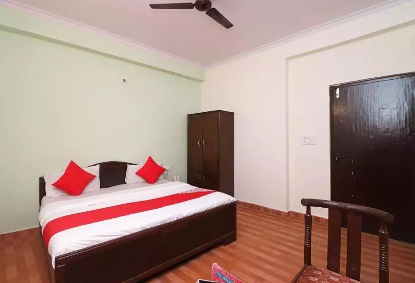 Hotelli Oyo 29196 Lords Plaza