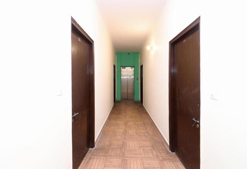 Hôtel Oyo 29196 Lords Plaza