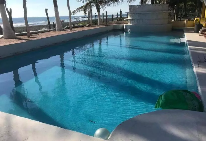 Hotelli Cuyutlan Holistico