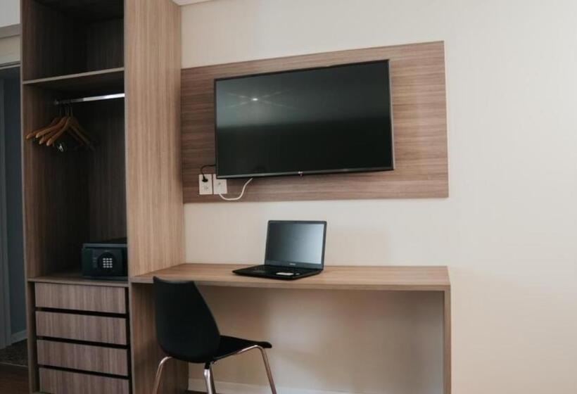 酒店 Golden Inn Lafaiete