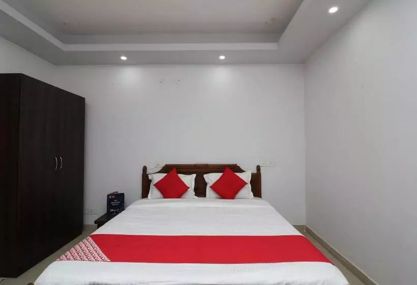 ホテル Oyo 27026 Iris Homestay