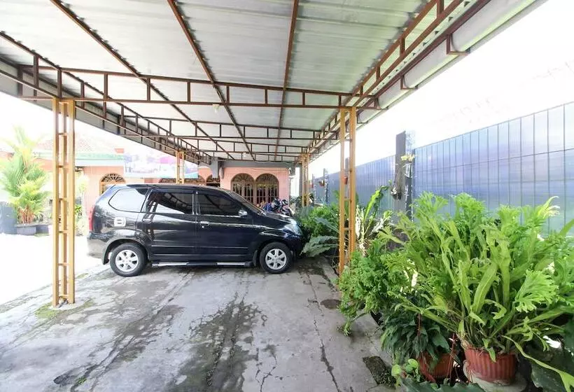 Majatalo Reddoorz Near Candi Ratu Boko
