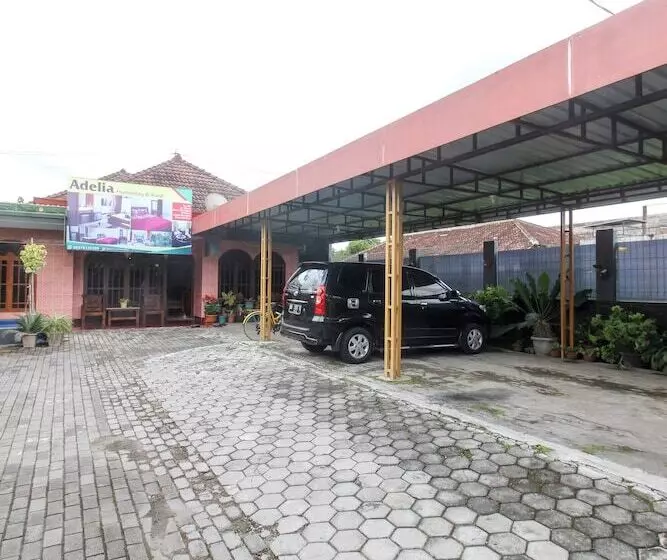 Majatalo Reddoorz Near Candi Ratu Boko