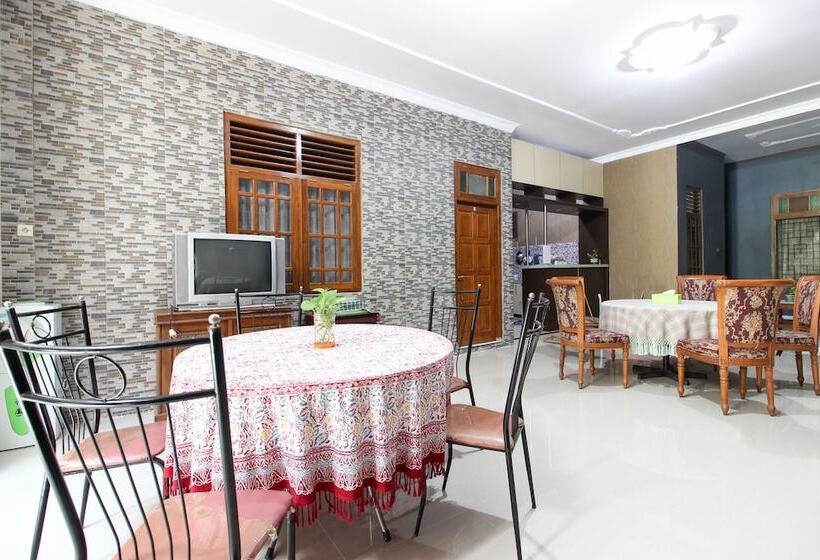 פנסיון Reddoorz Near Candi Ratu Boko