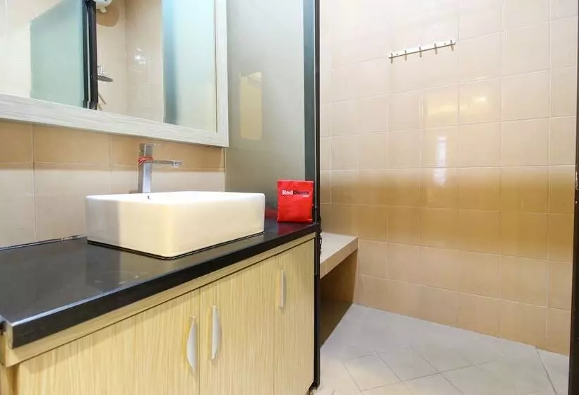 Majatalo Reddoorz Near Candi Ratu Boko