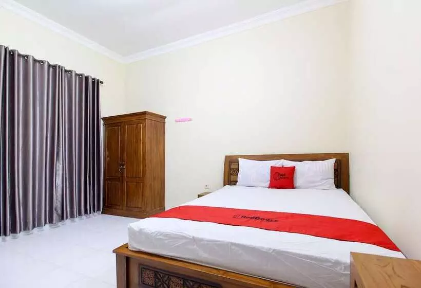 Majatalo Reddoorz Near Candi Ratu Boko