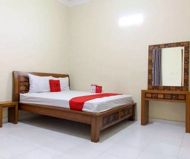 Majatalo Reddoorz Near Candi Ratu Boko