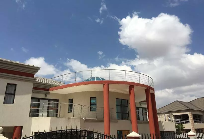 تختخواب و صبحانه Salerato Boutique