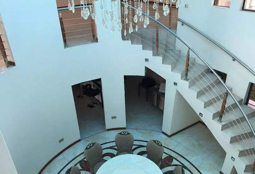 تختخواب و صبحانه Salerato Boutique