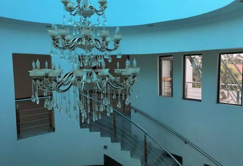 تختخواب و صبحانه Salerato Boutique