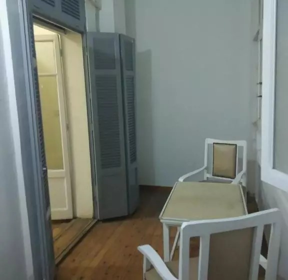 هتل De La Poste