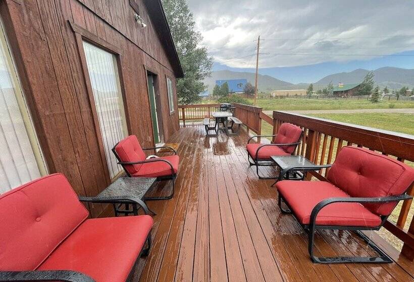 Hotel Eagle Nest Fly Shack & Lodge