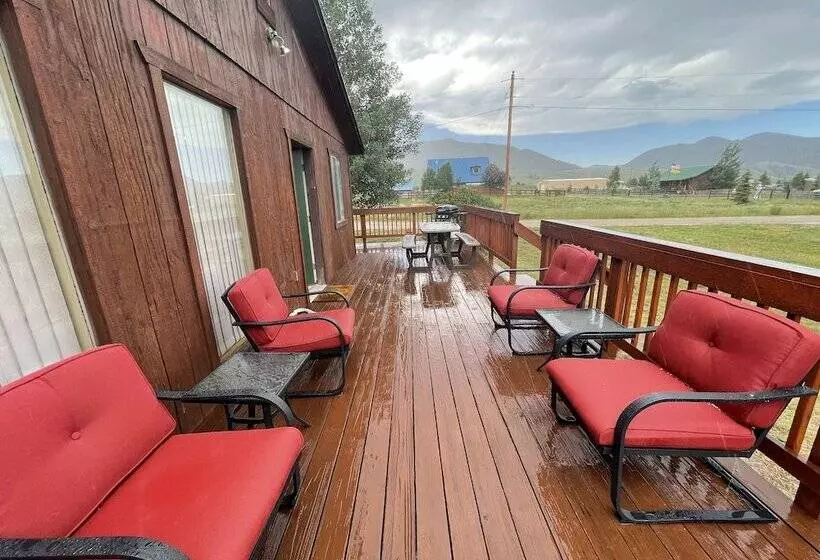 Hotelli Eagle Nest Fly Shack & Lodge