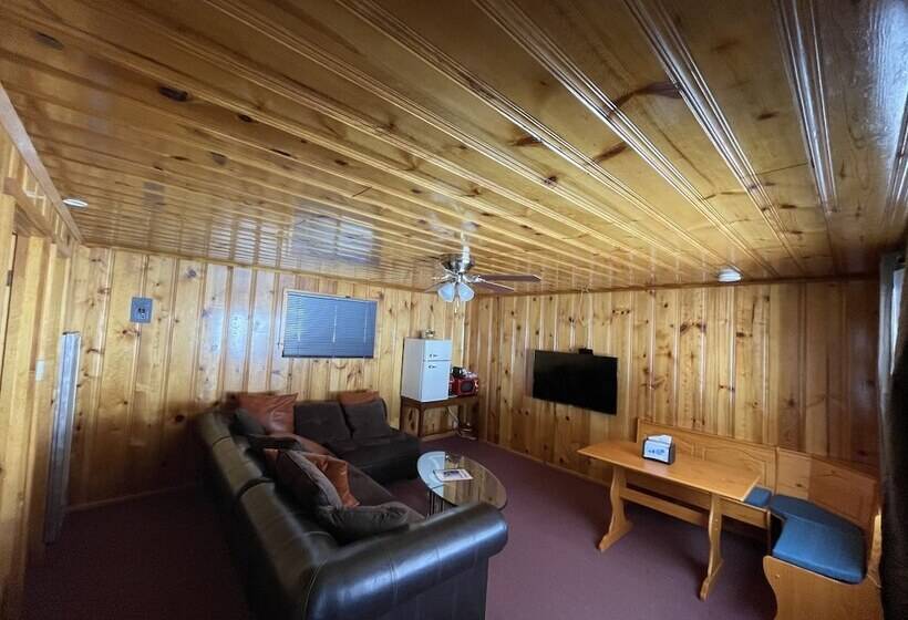 Hotel Eagle Nest Fly Shack & Lodge