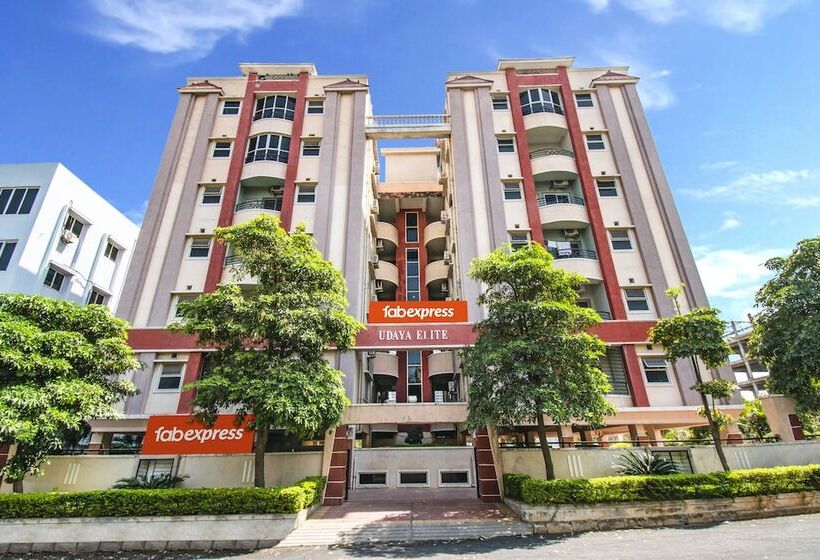 فندق Fabexpress Garden View Inn