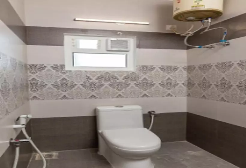 Super Hotel O Valasaravakkam Near Chandra Metro Mall