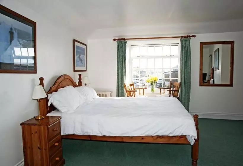 هاستل The Swordfish Inn