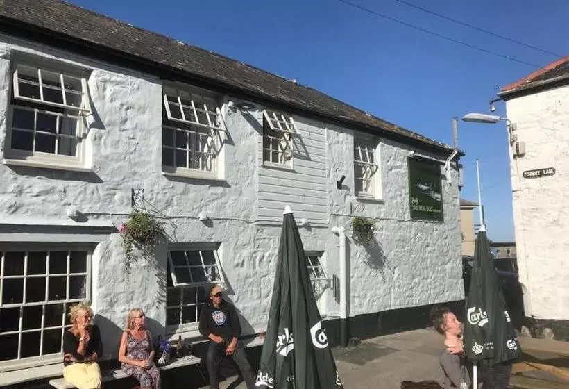 هاستل The Swordfish Inn