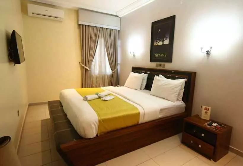 St Hotel Apartment