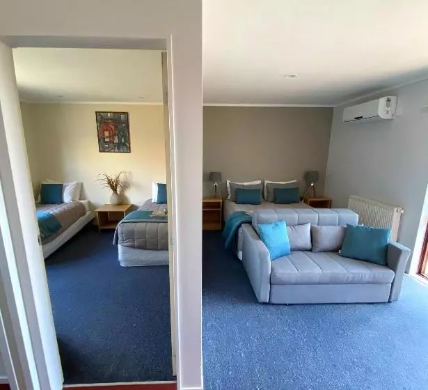 Adventure Lodge And Motels And Tongariro Crossing Track Transport