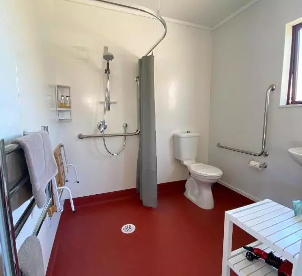 Adventure Lodge And Motels And Tongariro Crossing Track Transport