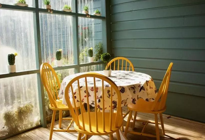 Adventure Lodge And Motels And Tongariro Crossing Track Transport