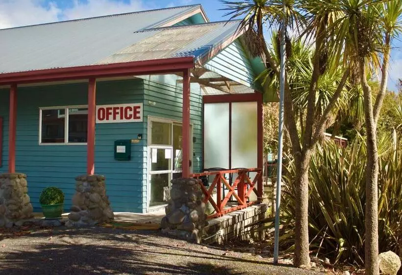 Adventure Lodge And Motels And Tongariro Crossing Track Transport